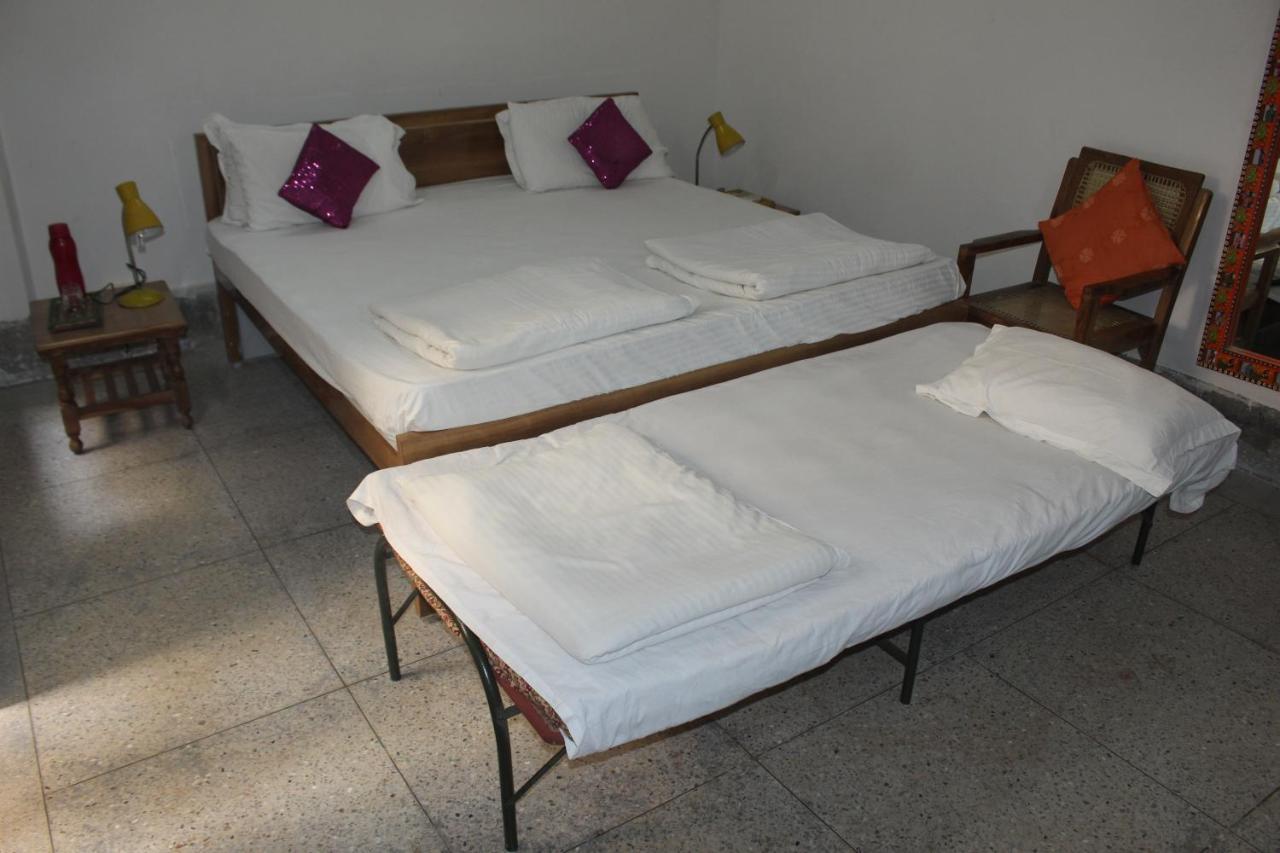 Cozy Inn Varanasi Bagian luar foto
